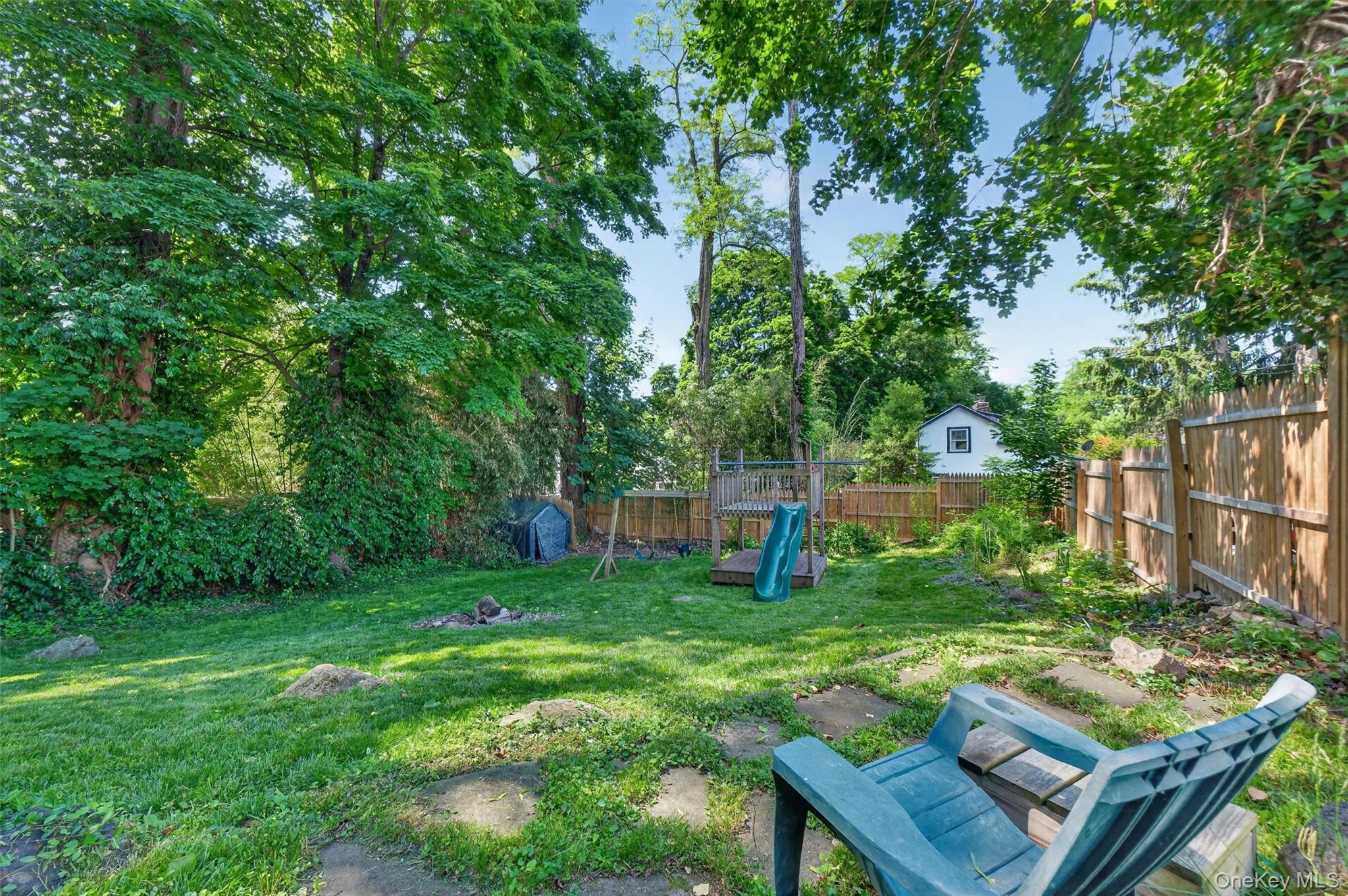190 1/2 Grand Street Property Photo 27