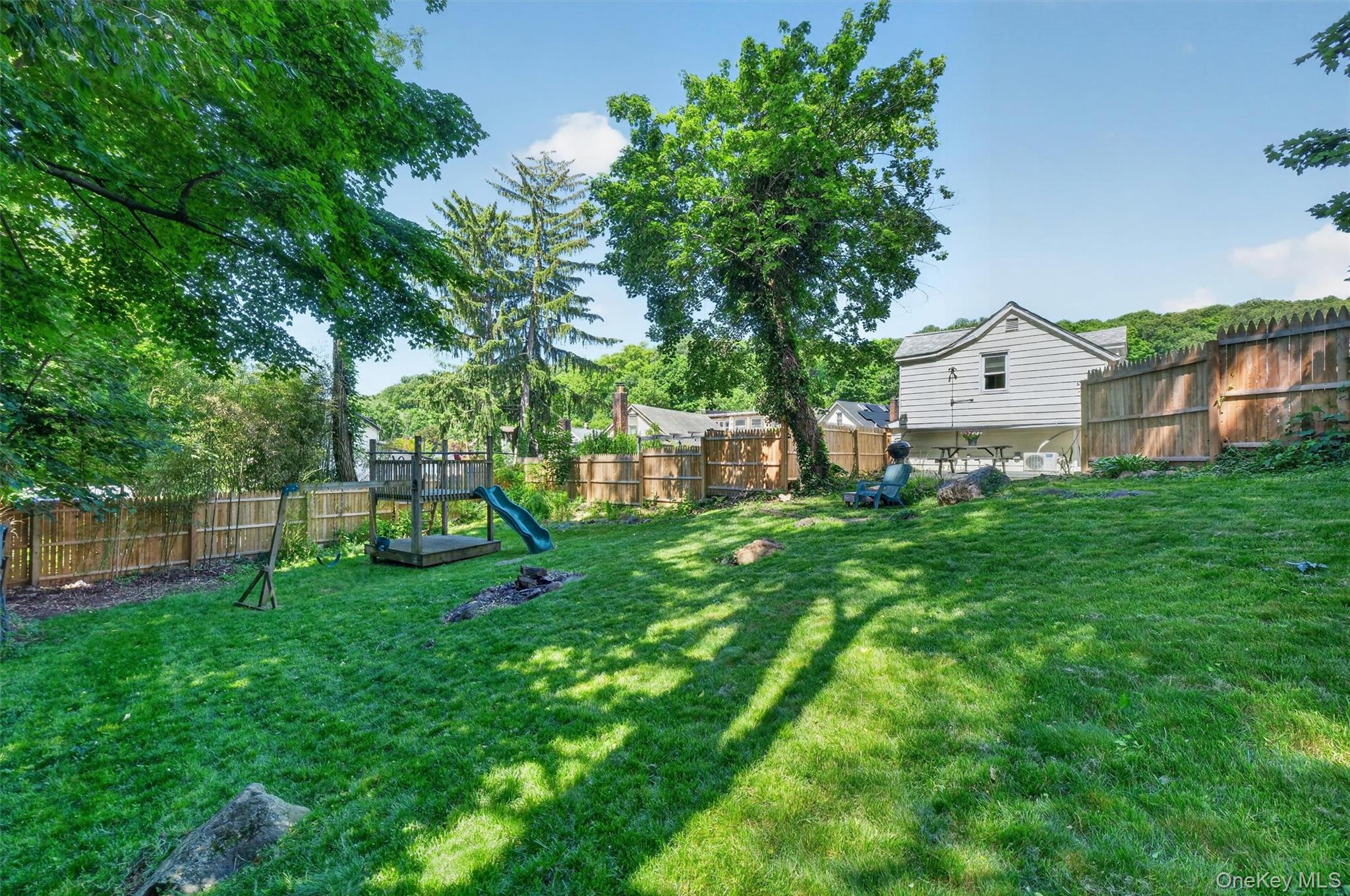 190 1/2 Grand Street Property Photo 30