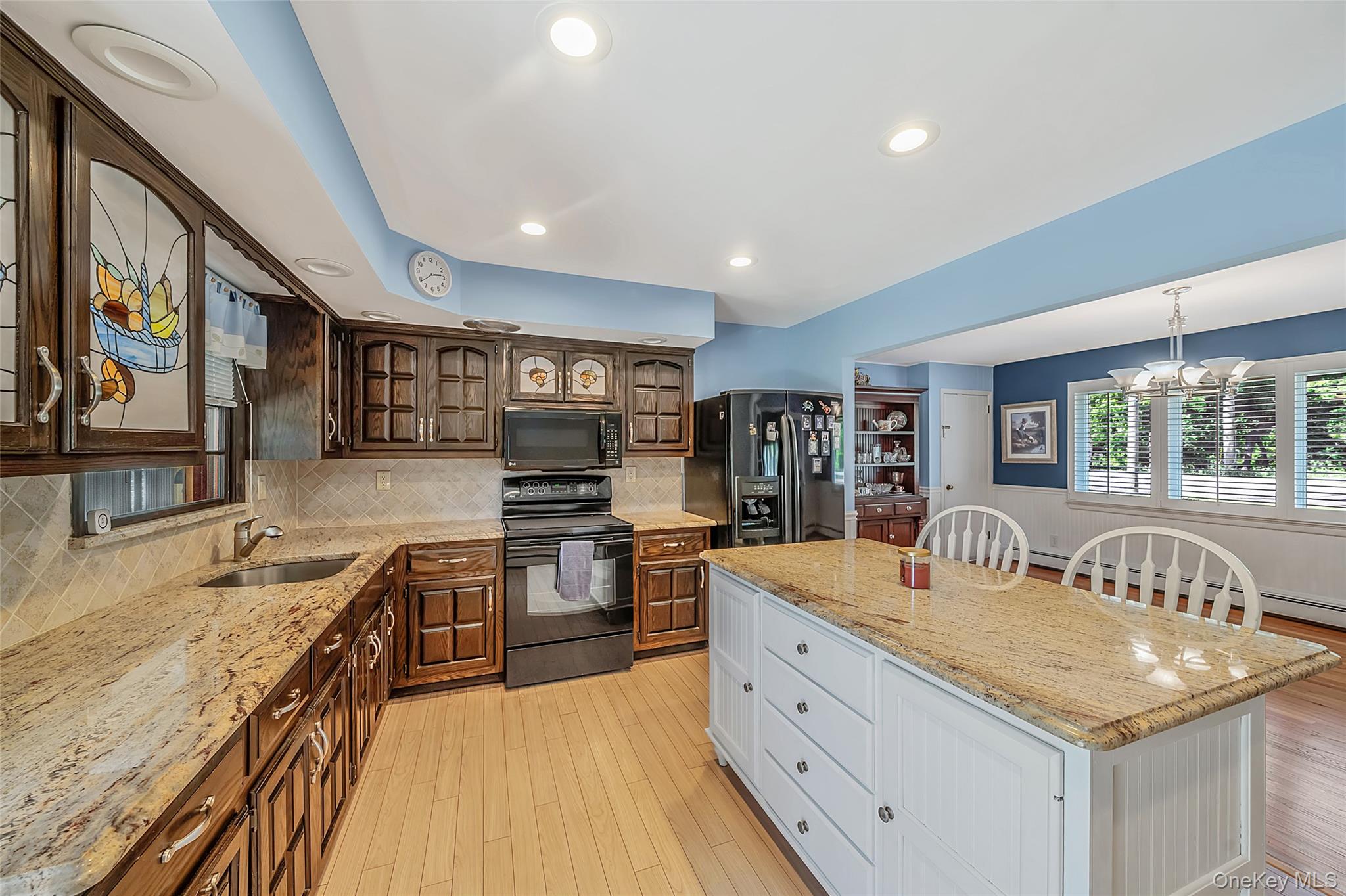 376 S Country Road Property Photo 12
