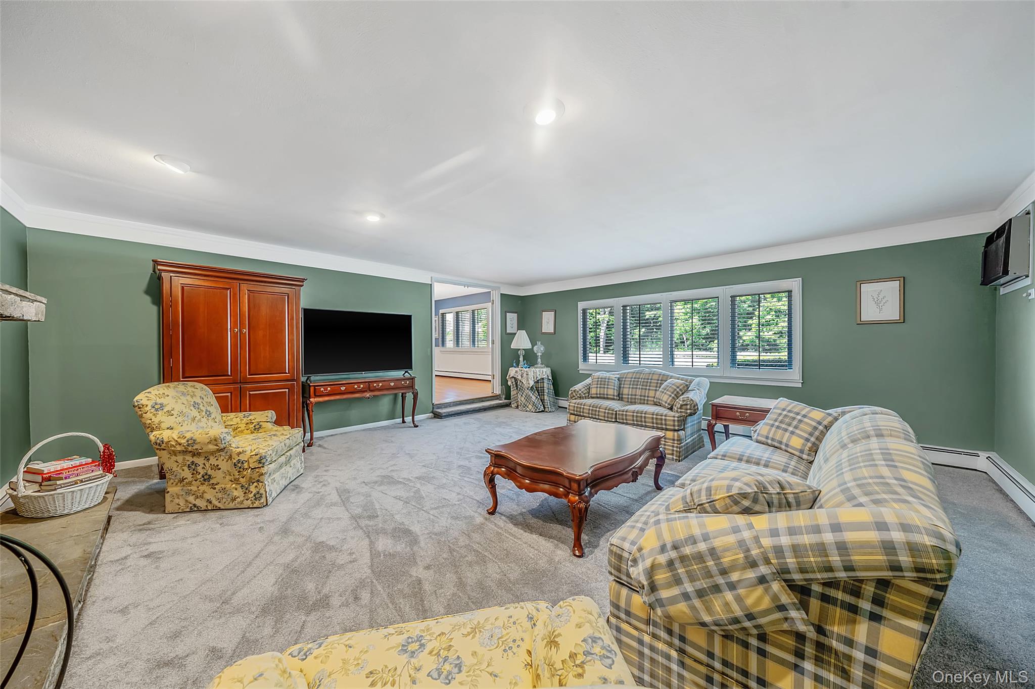 376 S Country Road Property Photo 15