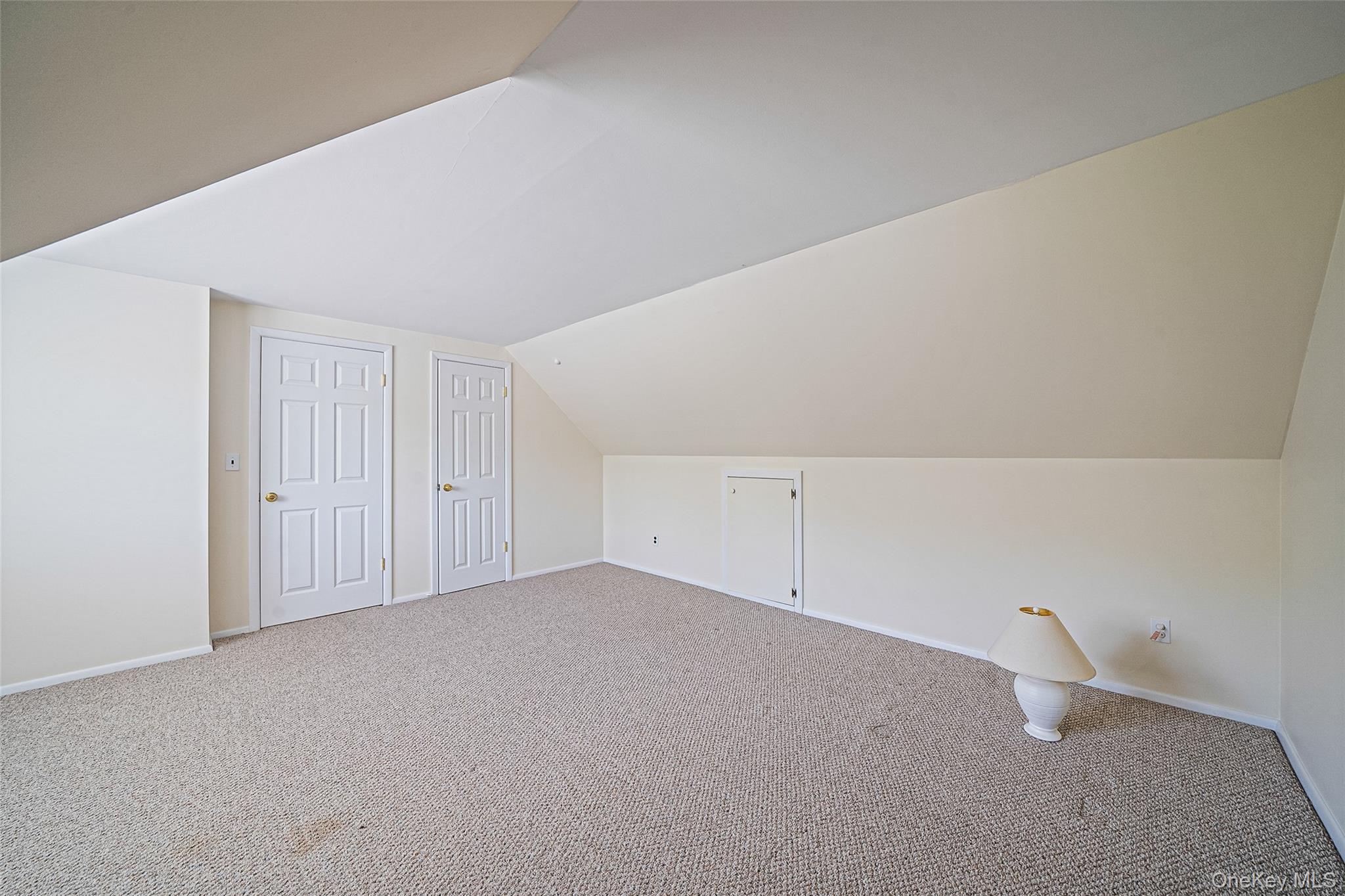 376 S Country Road Property Photo 26
