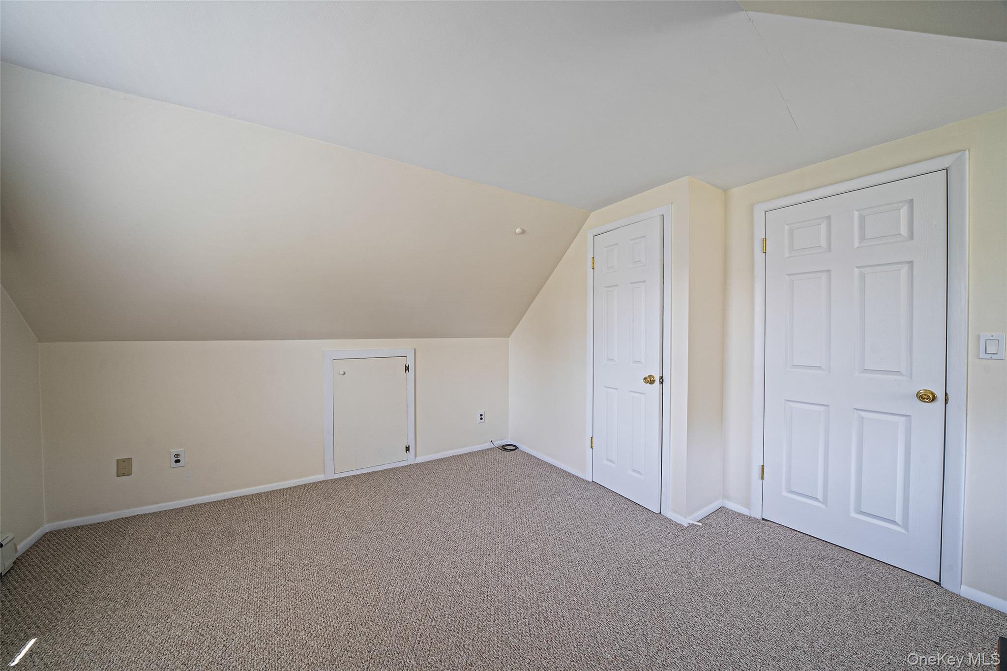 376 S Country Road Property Photo 29