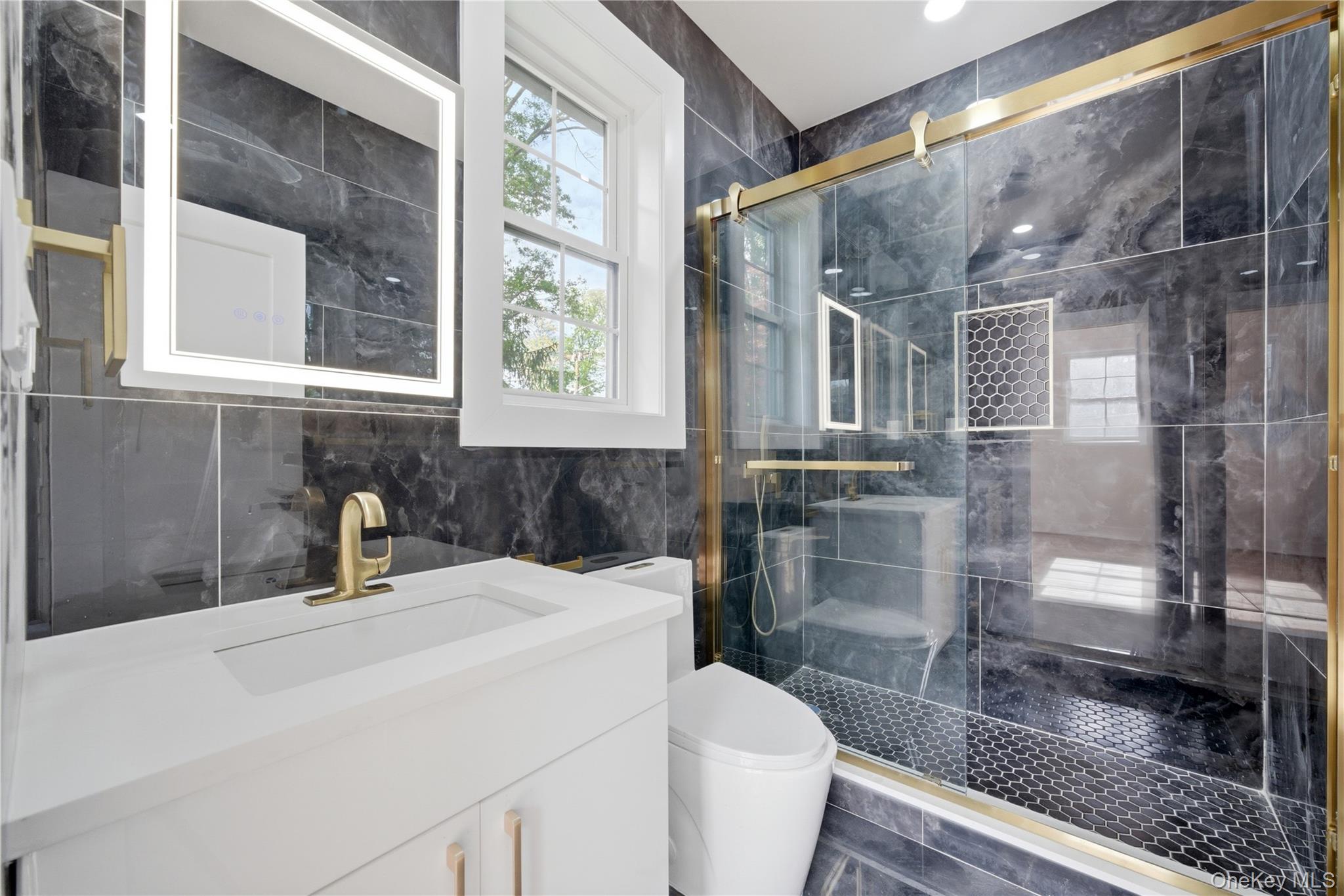 1130 Carlls Straight Path Property Photo 26
