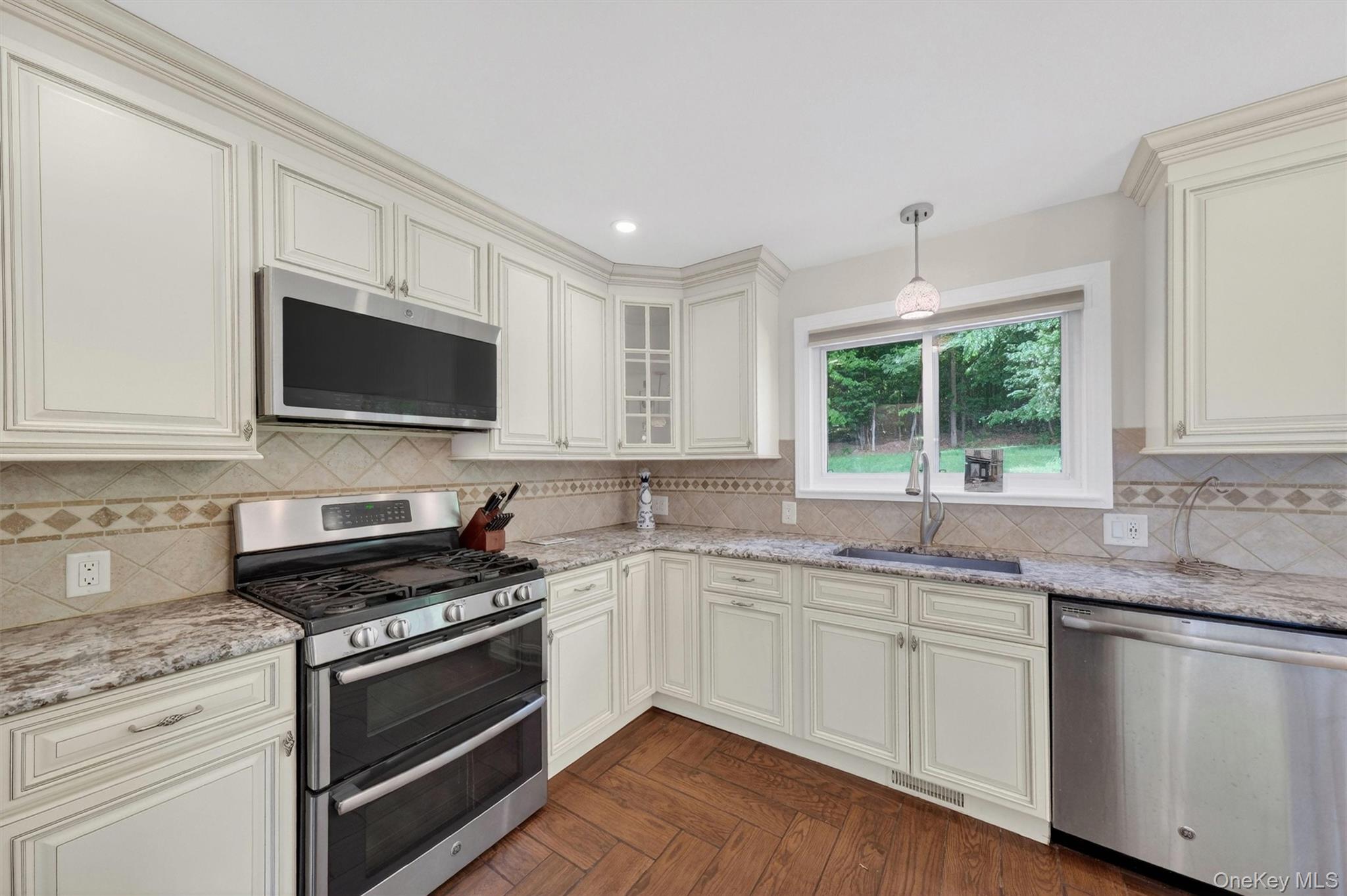 37 Surrey Road Property Photo 15