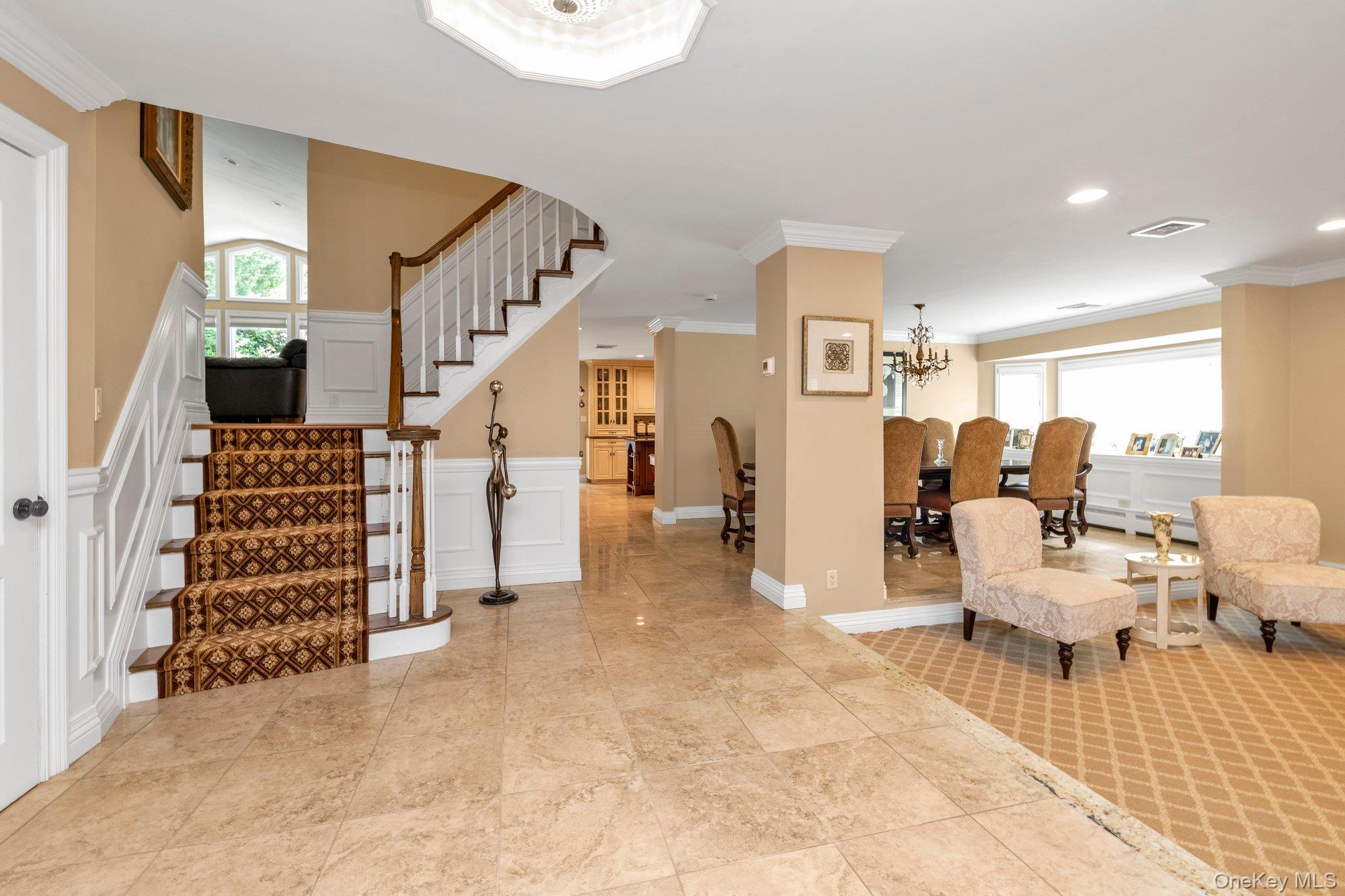 2114 Donna Drive Property Photo 3