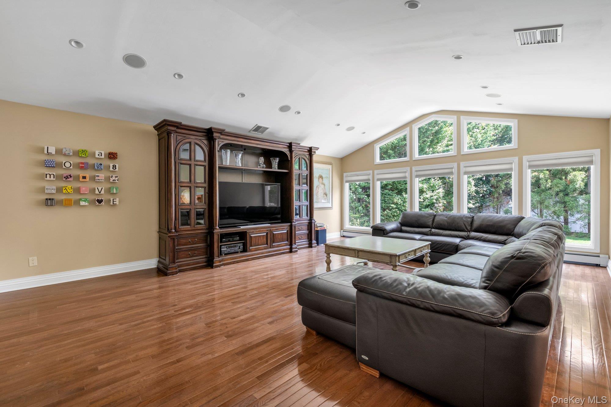 2114 Donna Drive Property Photo 15