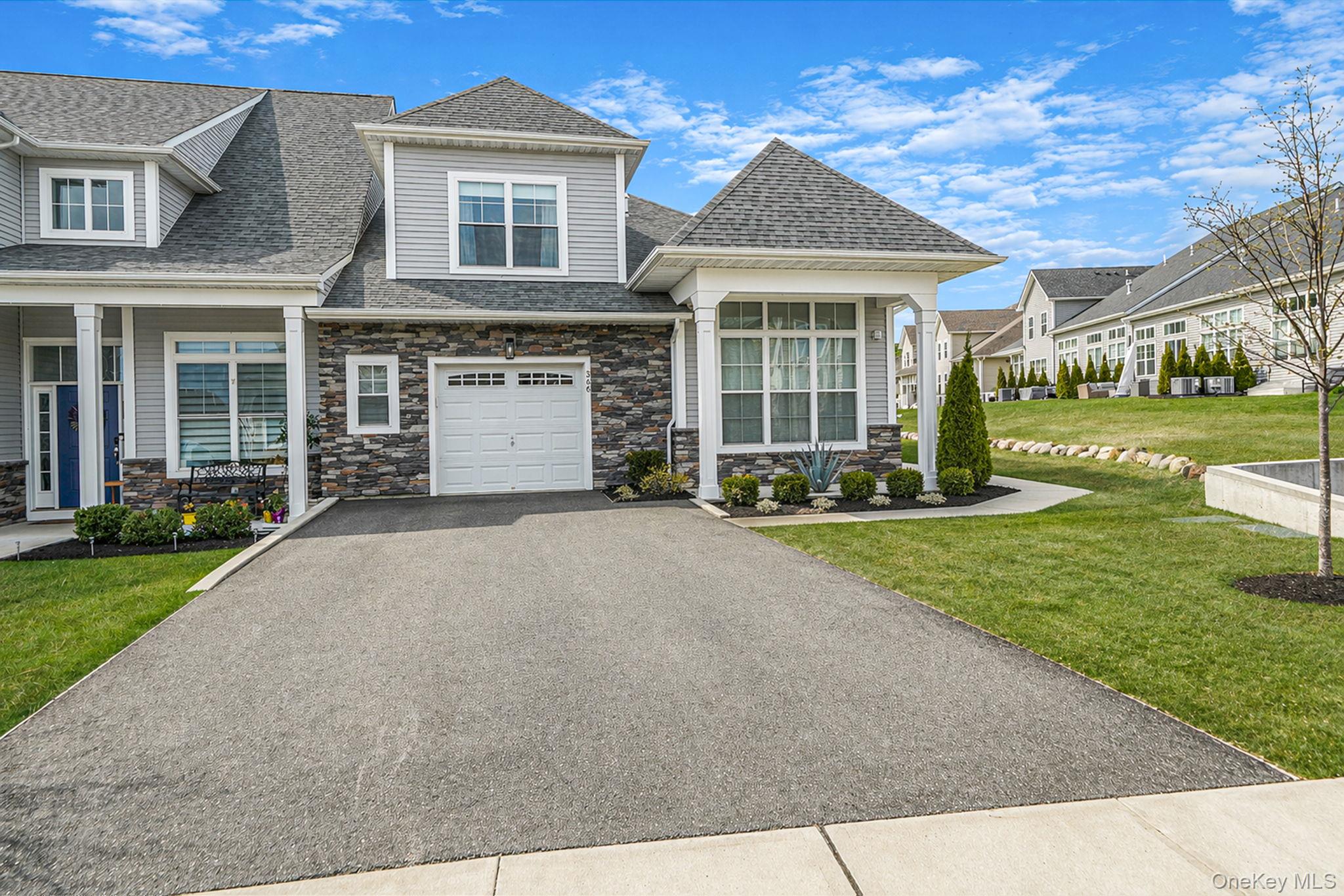366 Wavell Avenue Property Photo 1