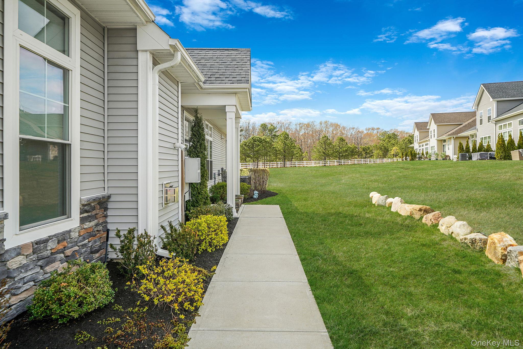 366 Wavell Avenue Property Photo 4