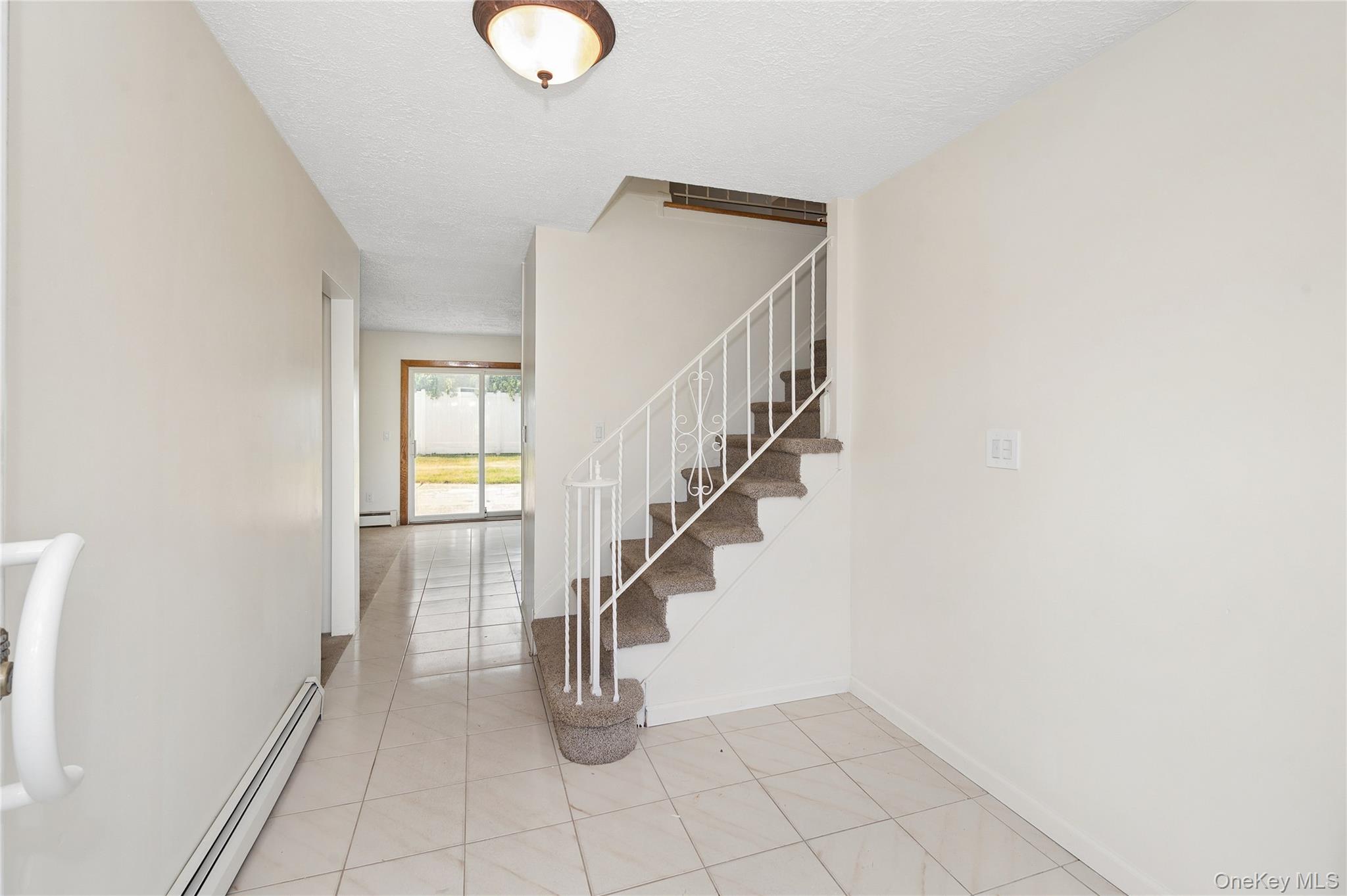 2625 Riverside Drive Property Photo 4