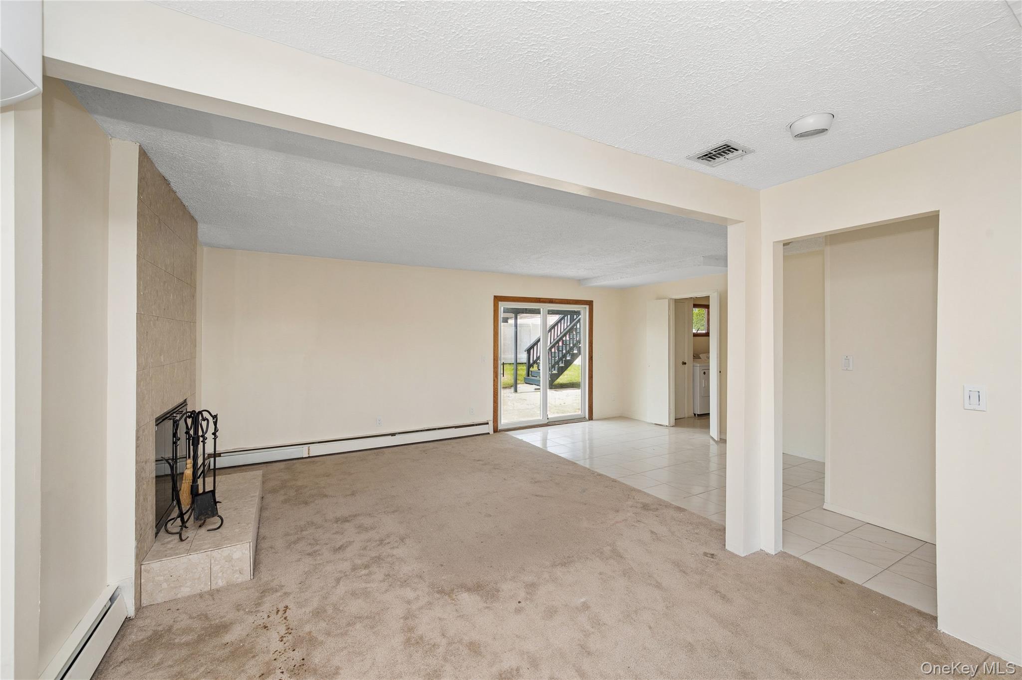 2625 Riverside Drive Property Photo 5