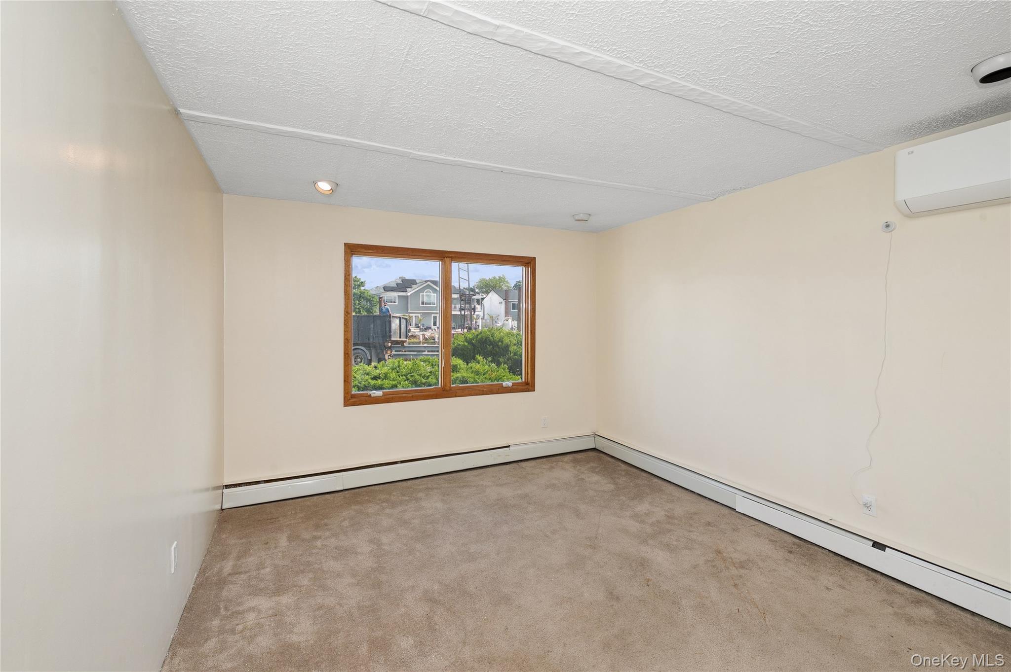 2625 Riverside Drive Property Photo 7