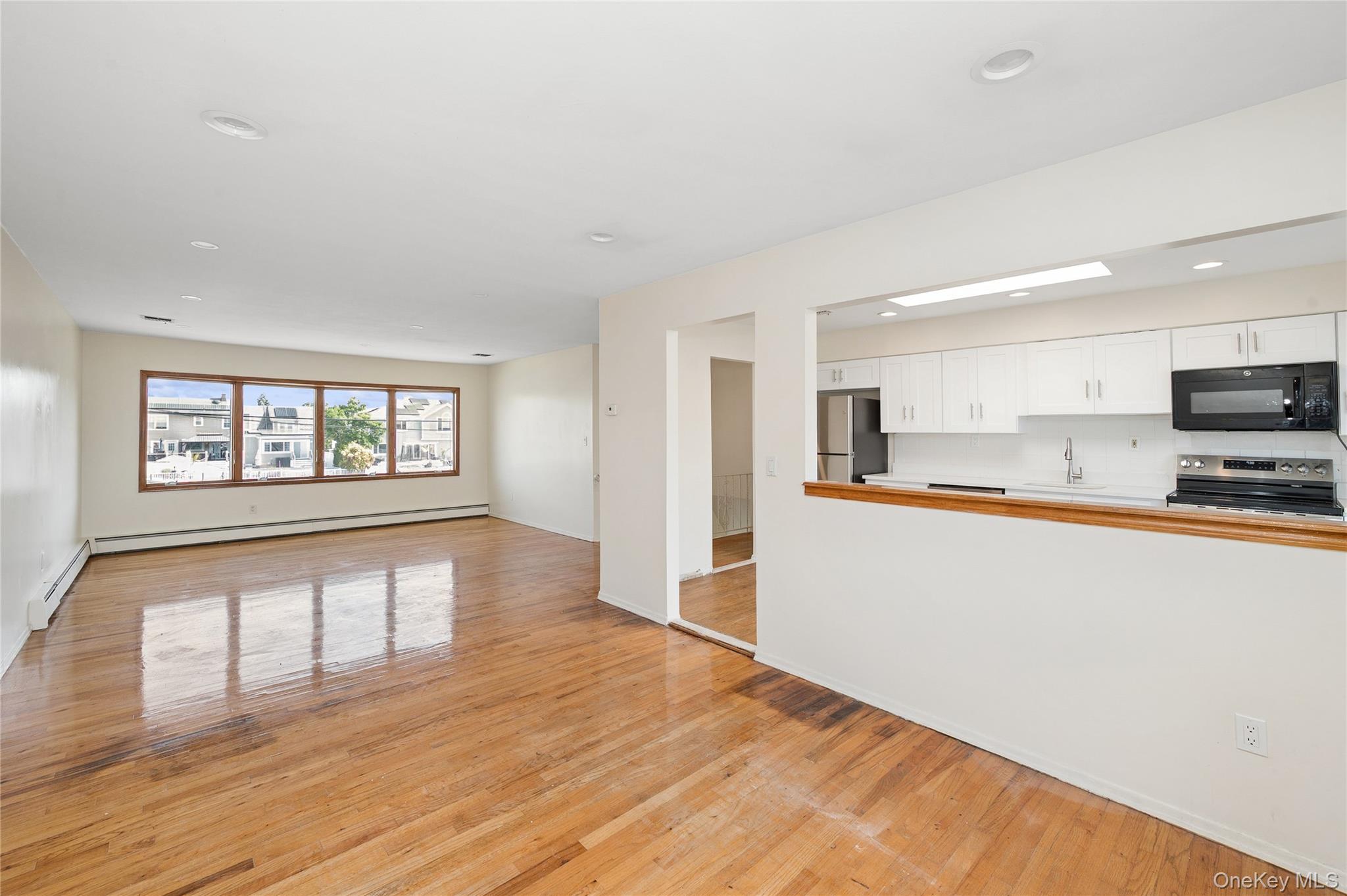 2625 Riverside Drive Property Photo 11