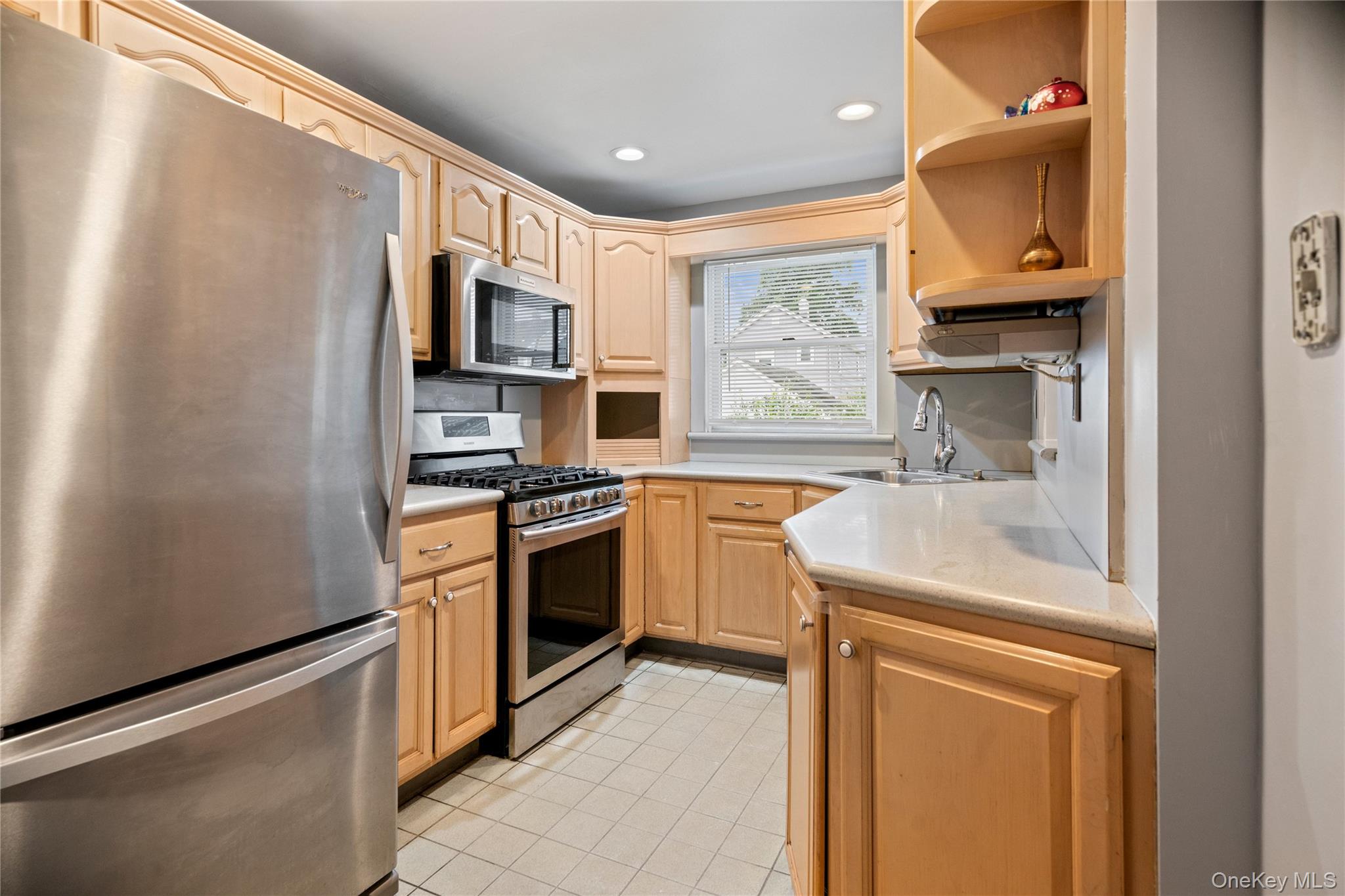 14 Filbert Street Property Photo 16