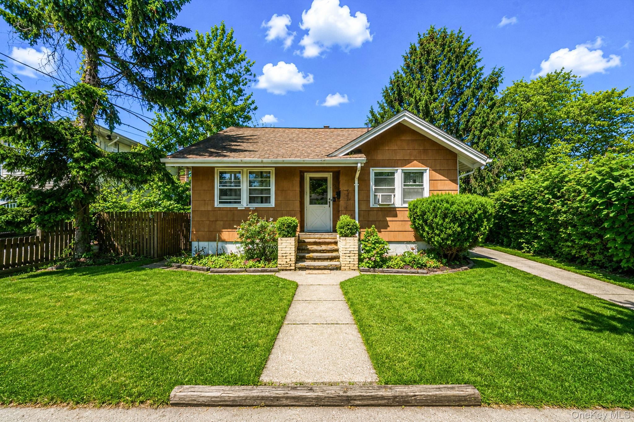 561 Chestnut Street Property Photo 1