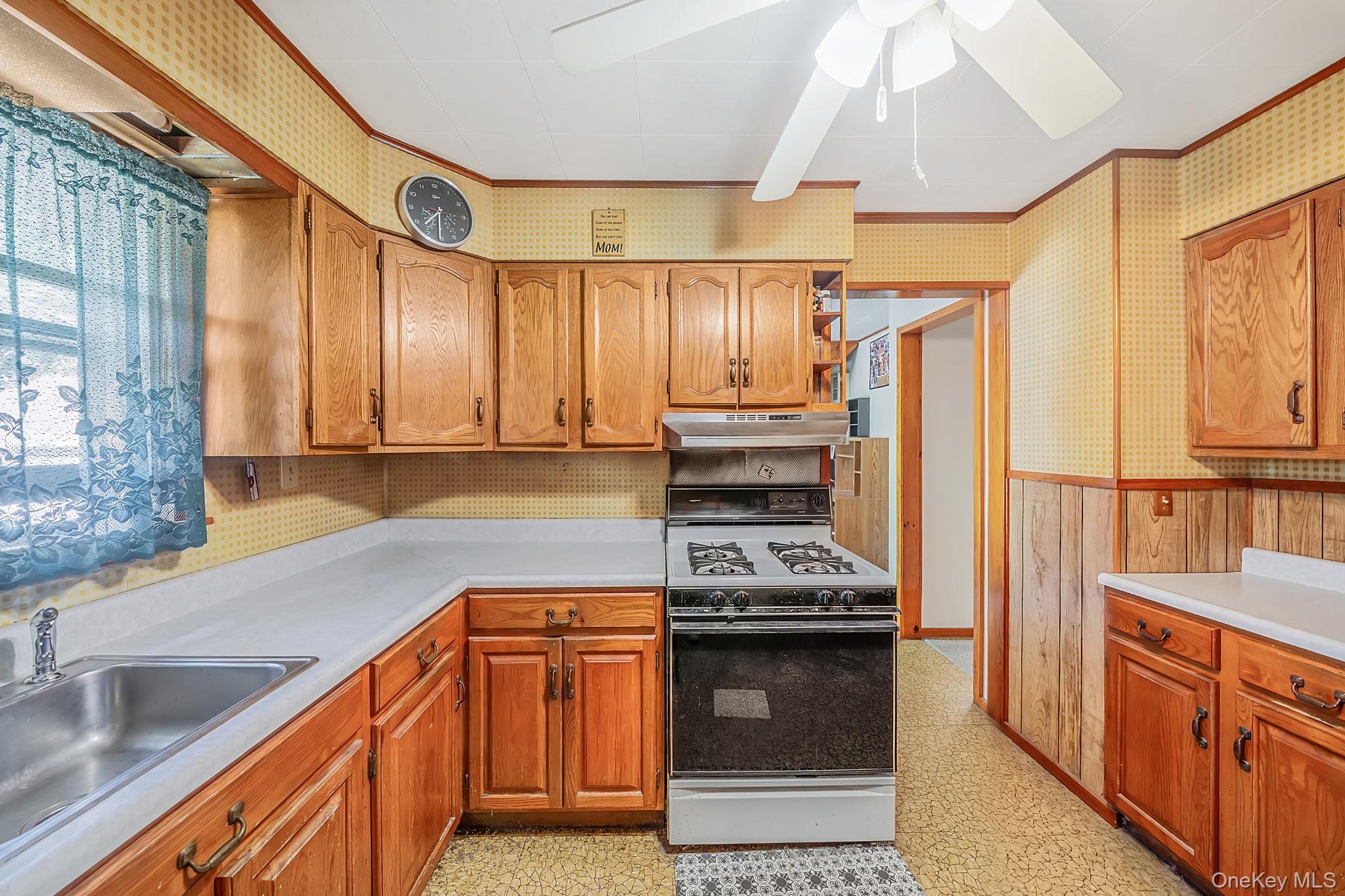 561 Chestnut Street Property Photo 5