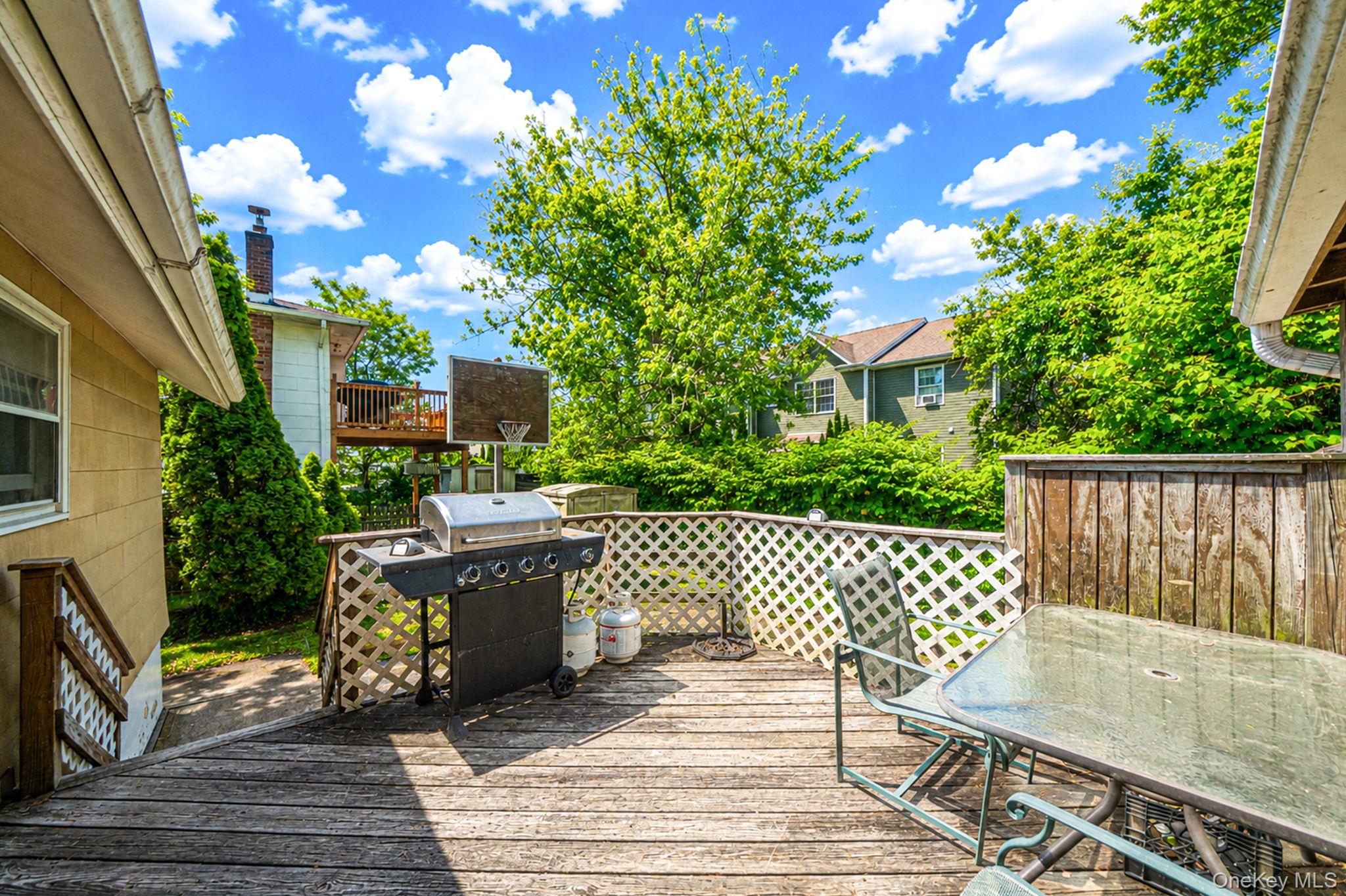 561 Chestnut Street Property Photo 15