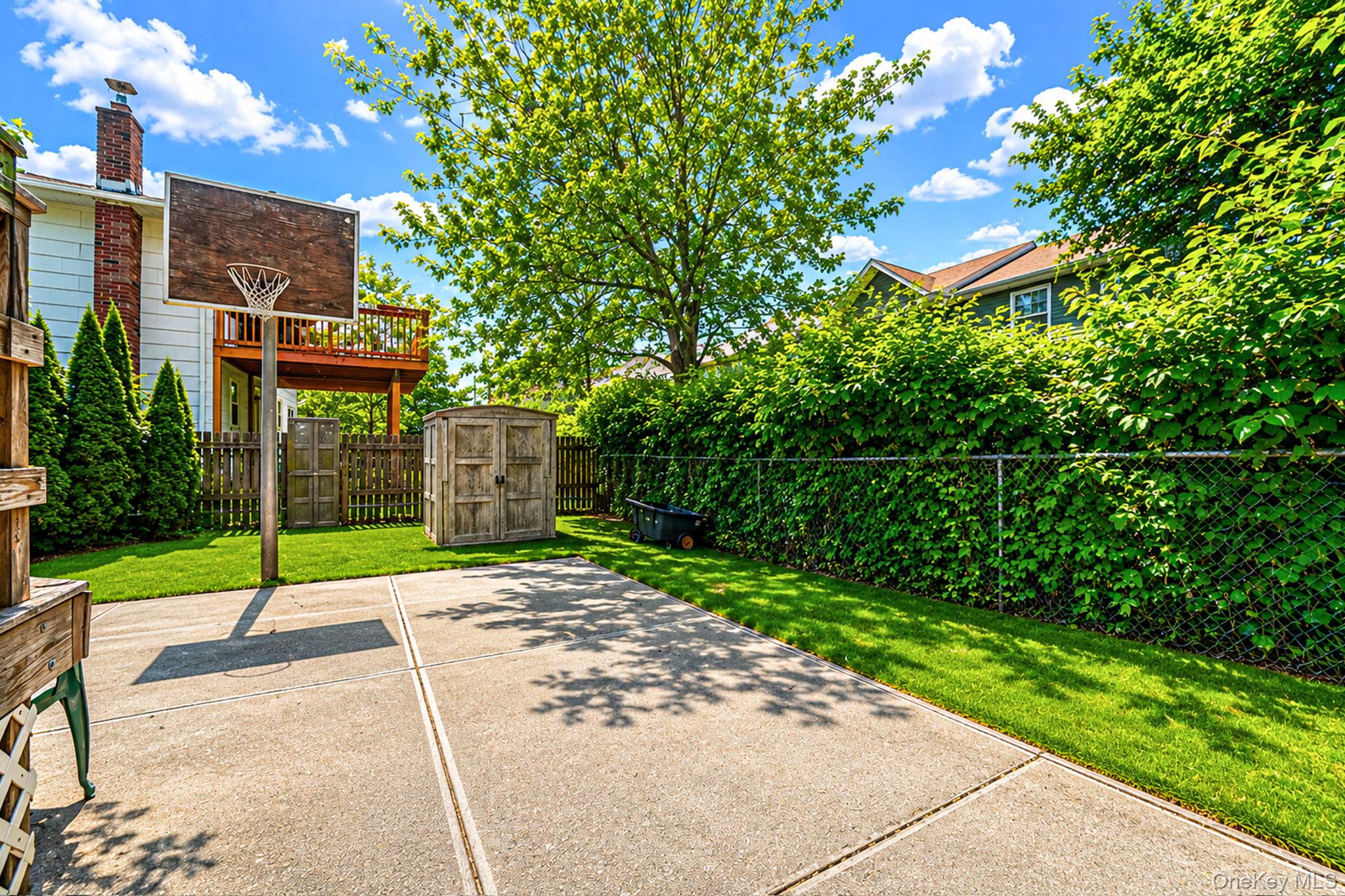 561 Chestnut Street Property Photo 21