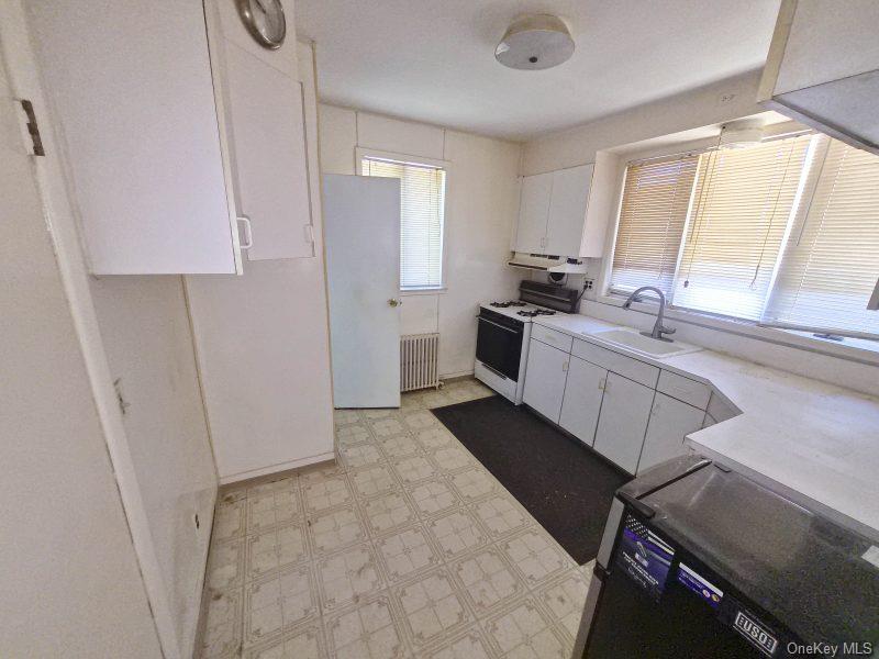 185 S Brookside Avenue Property Photo 2