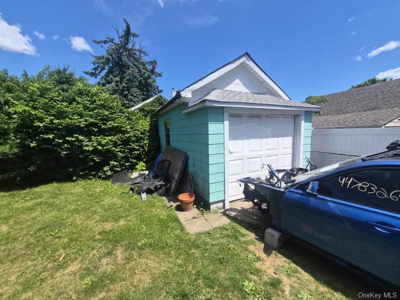 185 S Brookside Avenue Property Photo 11