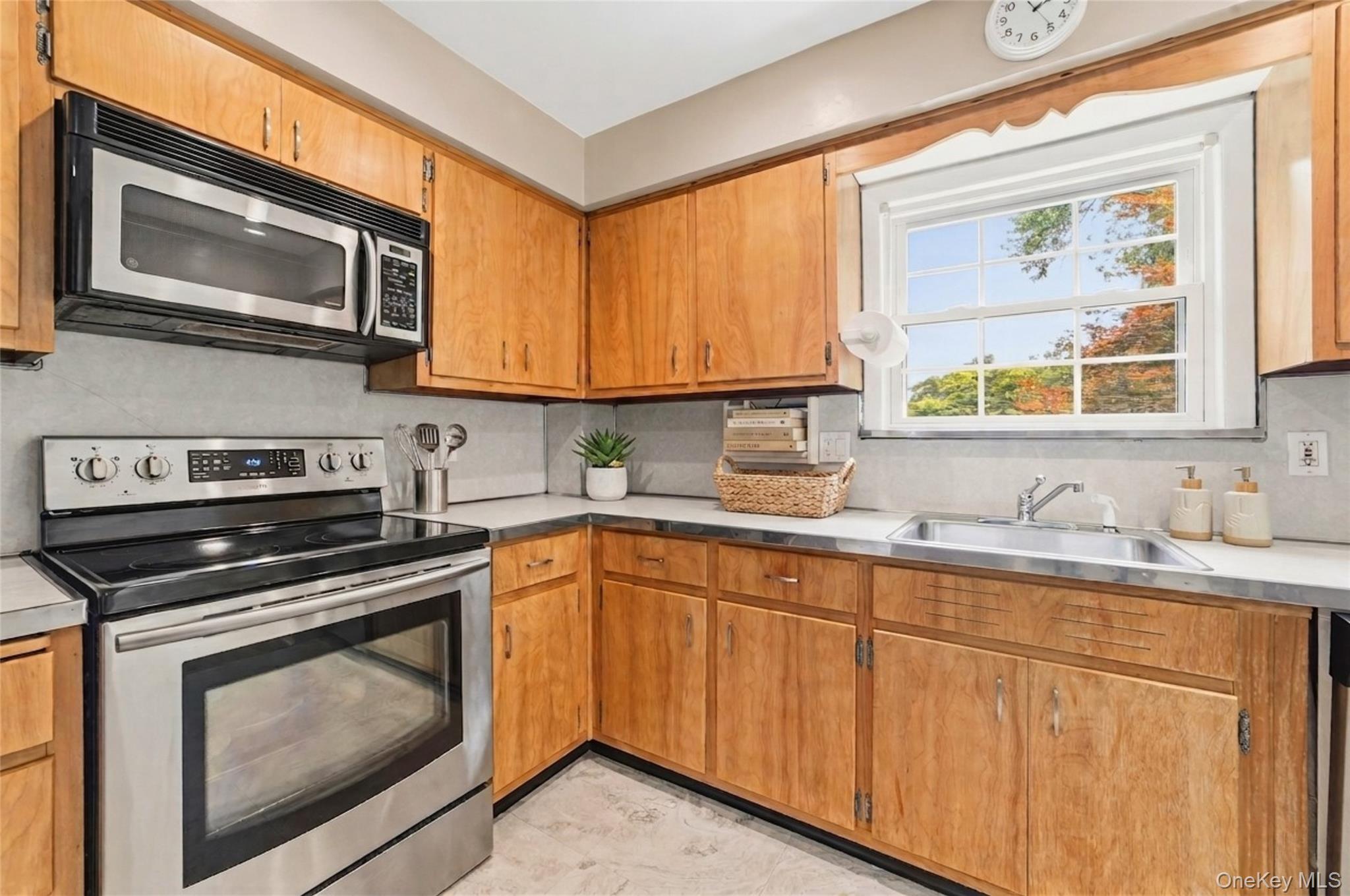 342 Roberts Avenue Property Photo 11