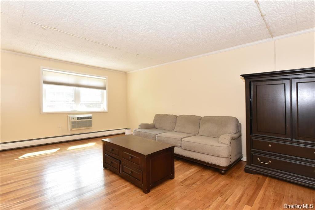 295 Merrick Road 4a Property Photo 4