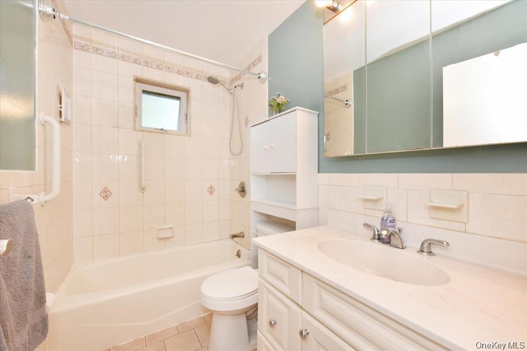 295 Merrick Road 4a Property Photo 13