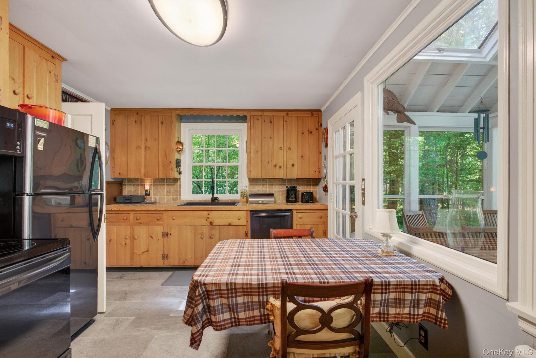 18 Playhouse Lane Property Photo 12