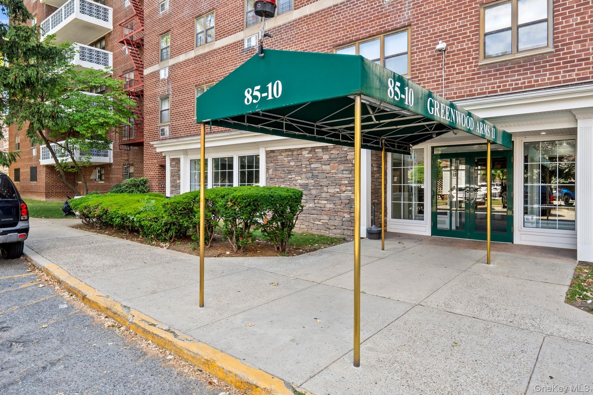 85-10 151 Avenue 2d Property Photo 2