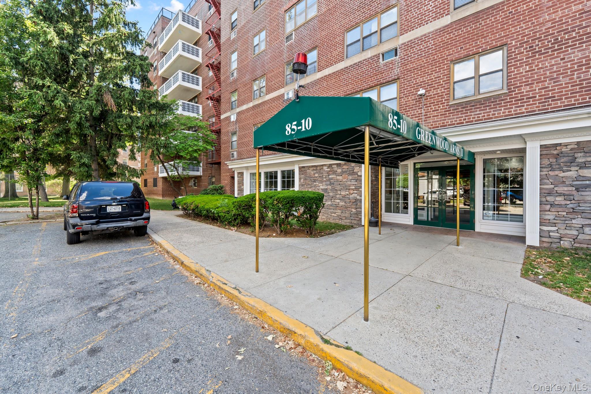 85-10 151 Avenue 2d Property Photo 3