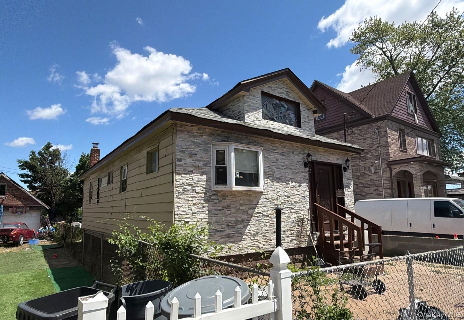142-25 Bascom Avenue Property Photo 3