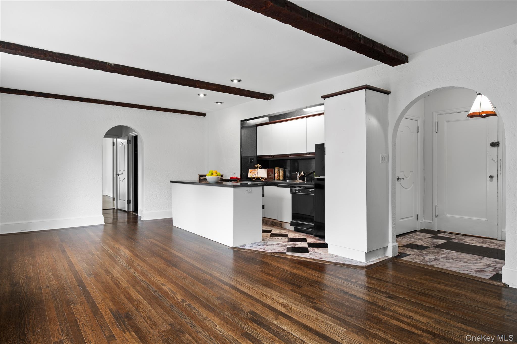 270 Bronxville Road B52 Property Photo 7