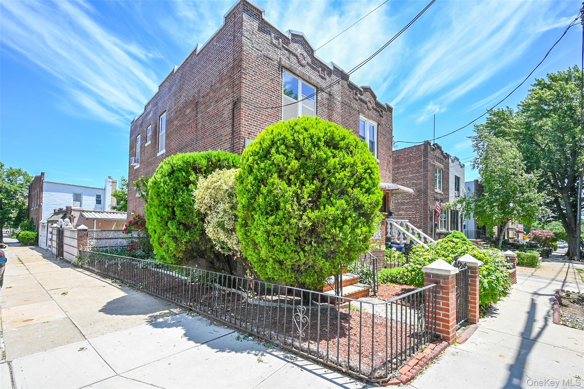 6953 73rd Place Property Photo 3