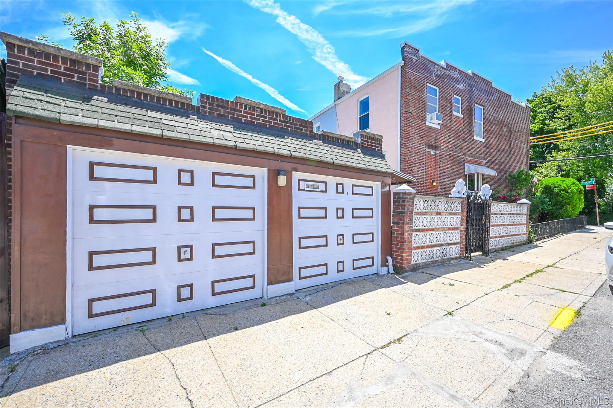 6953 73rd Place Property Photo 4