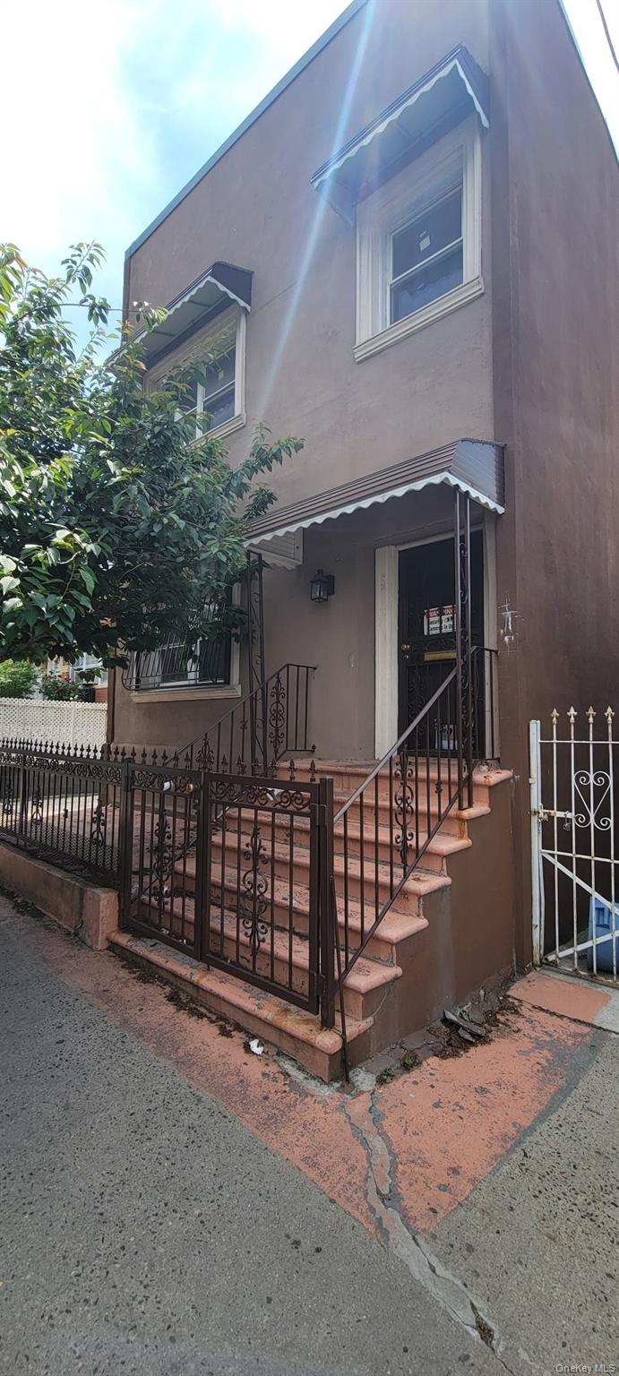 3216 99th Street Property Photo 2