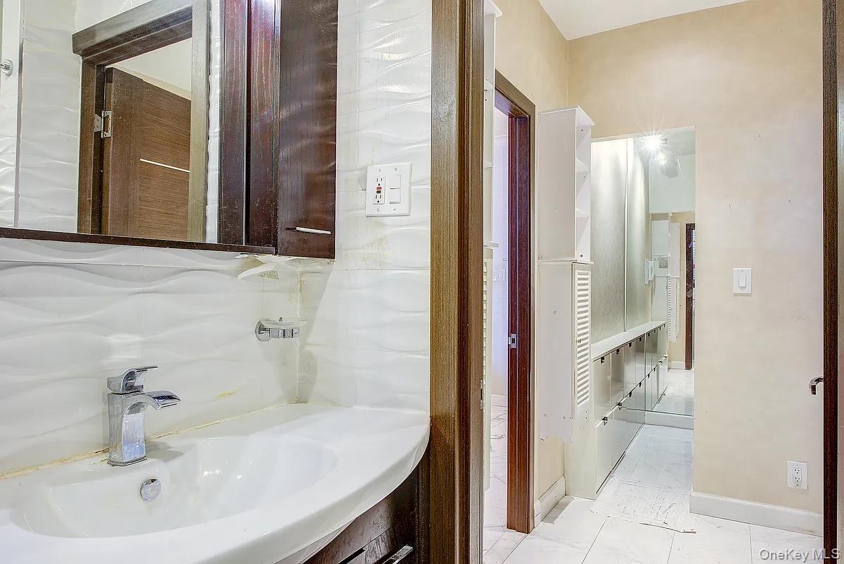 76-36 113 Street 6f Property Photo 24