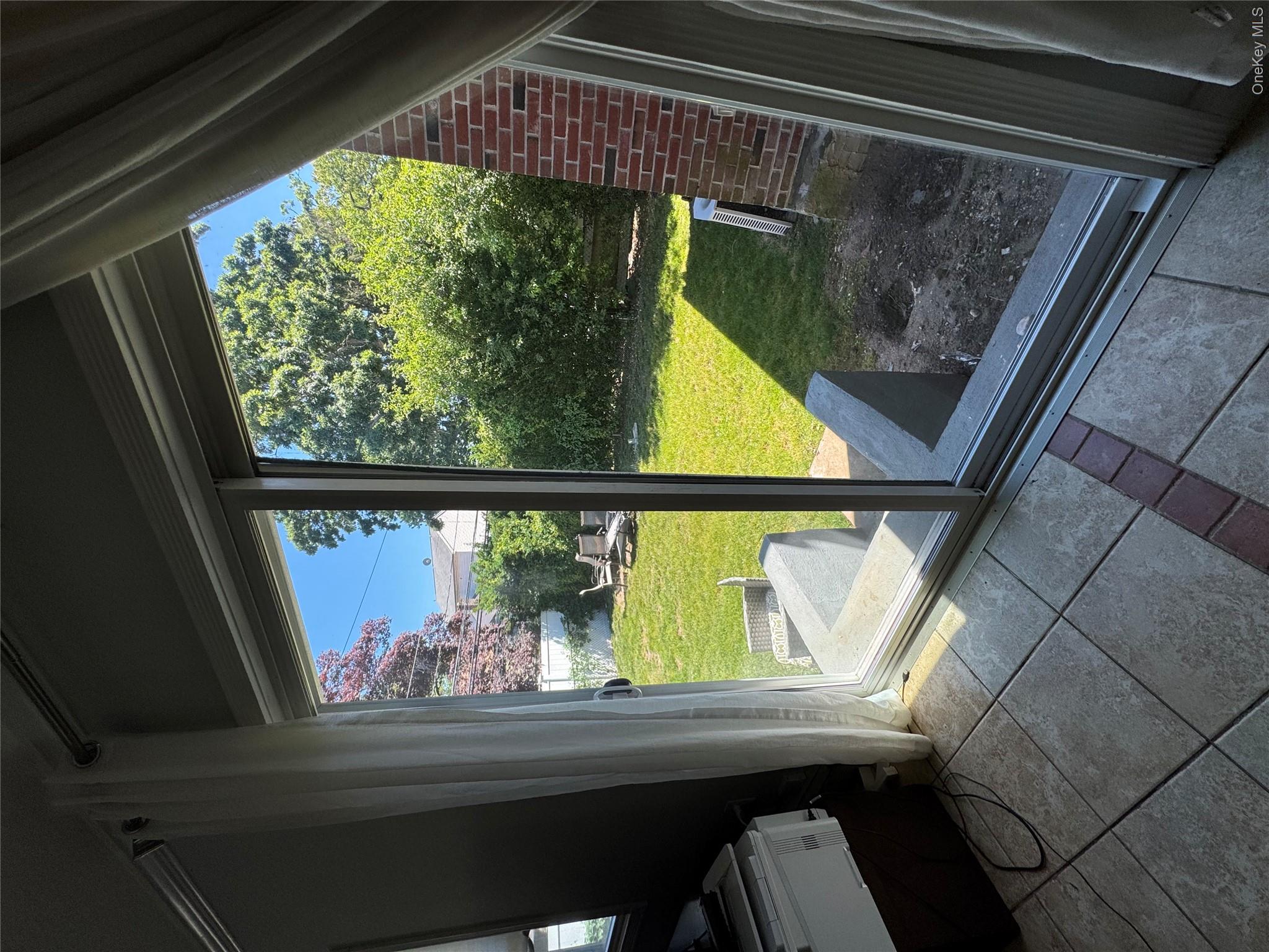 1498 Kew Avenue Property Photo 6