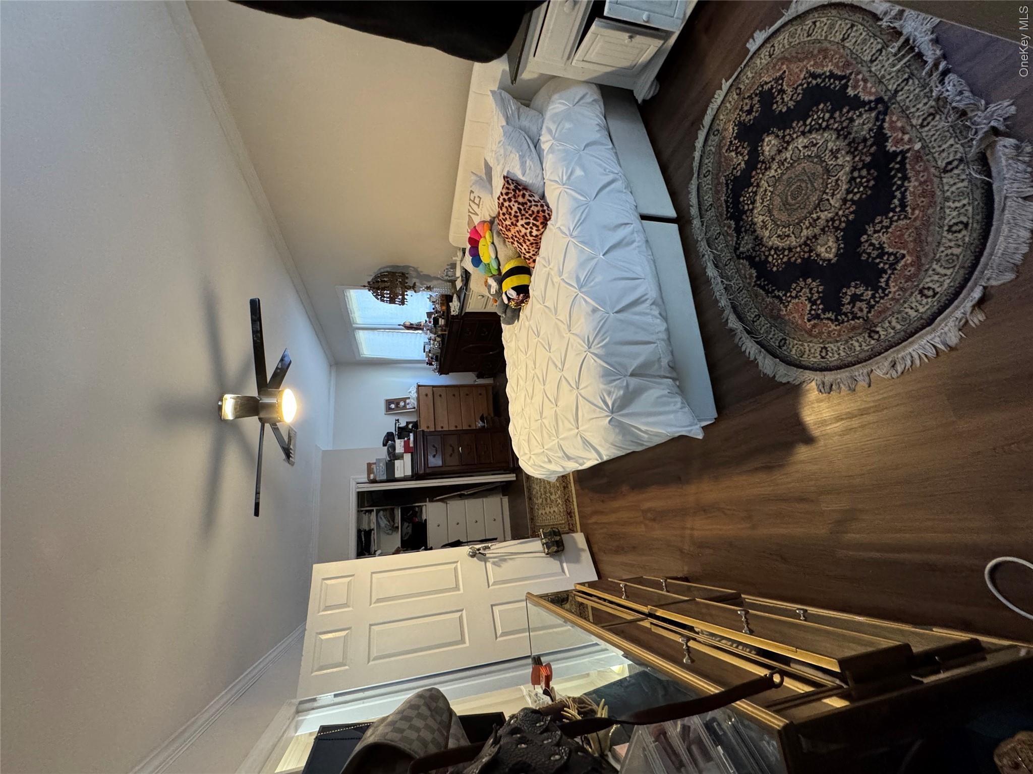 1498 Kew Avenue Property Photo 7