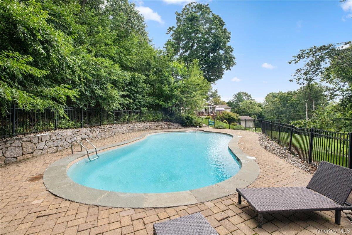 5 Agnes Circle Property Photo 36