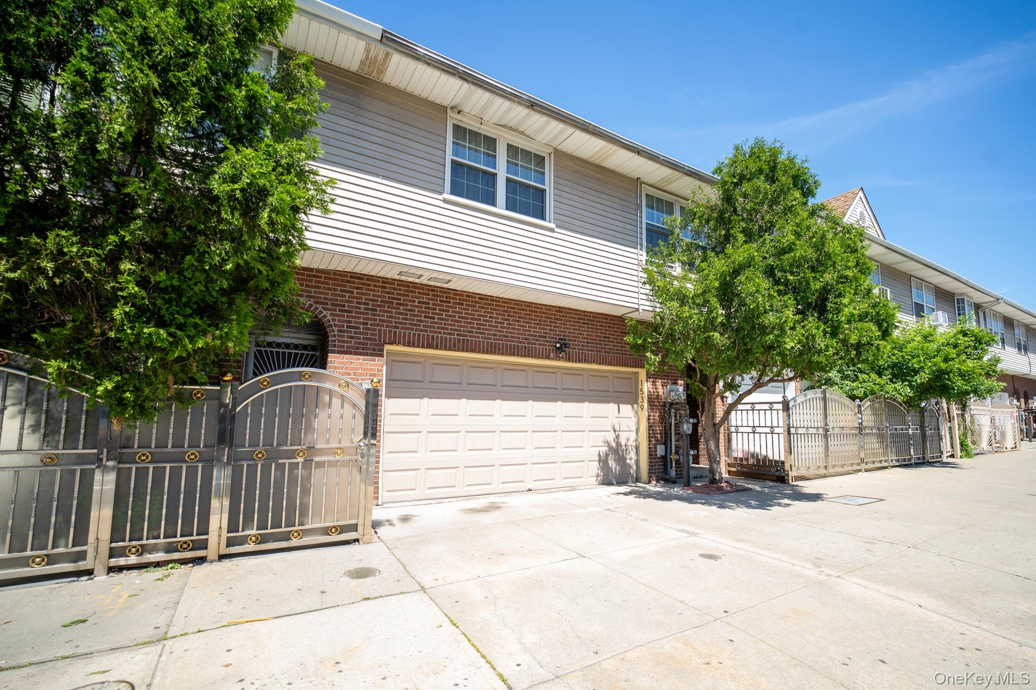 1539 Longfellow Avenue 3 Property Photo 2