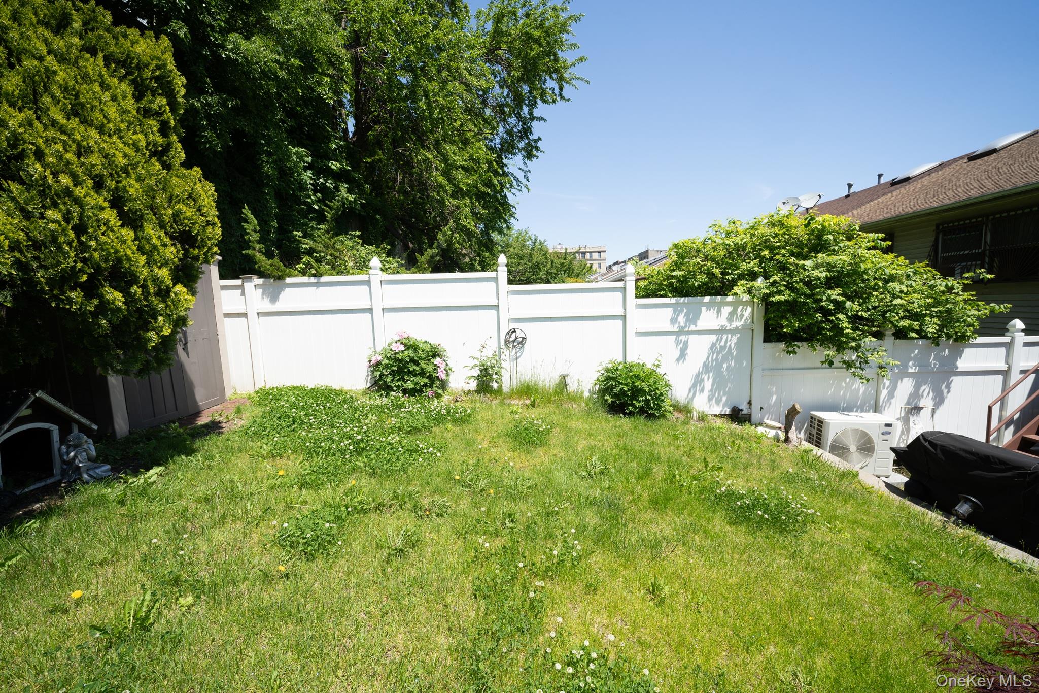 1539 Longfellow Avenue 3 Property Photo 13