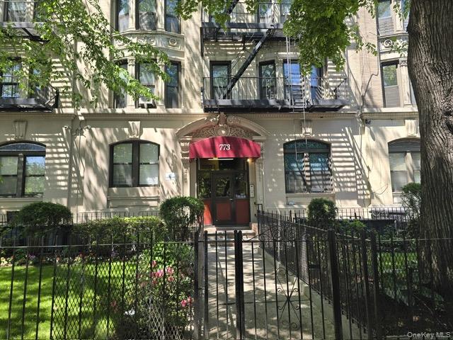 773 Eastern Parkway 3c Property Photo 2