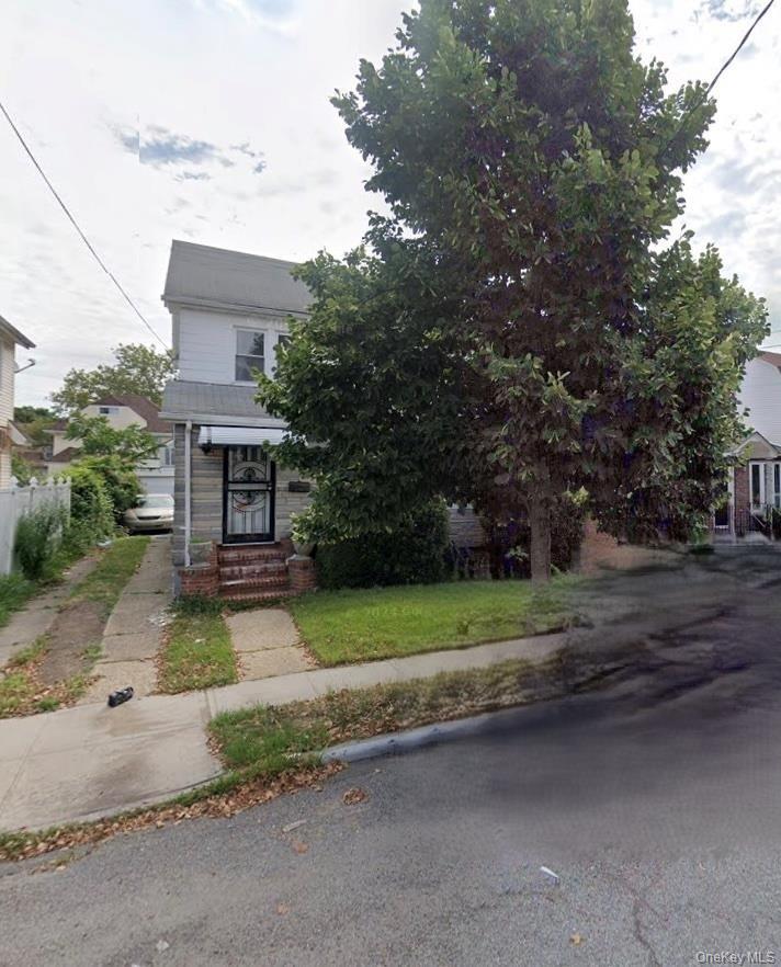 10929 212th Street Property Photo 2