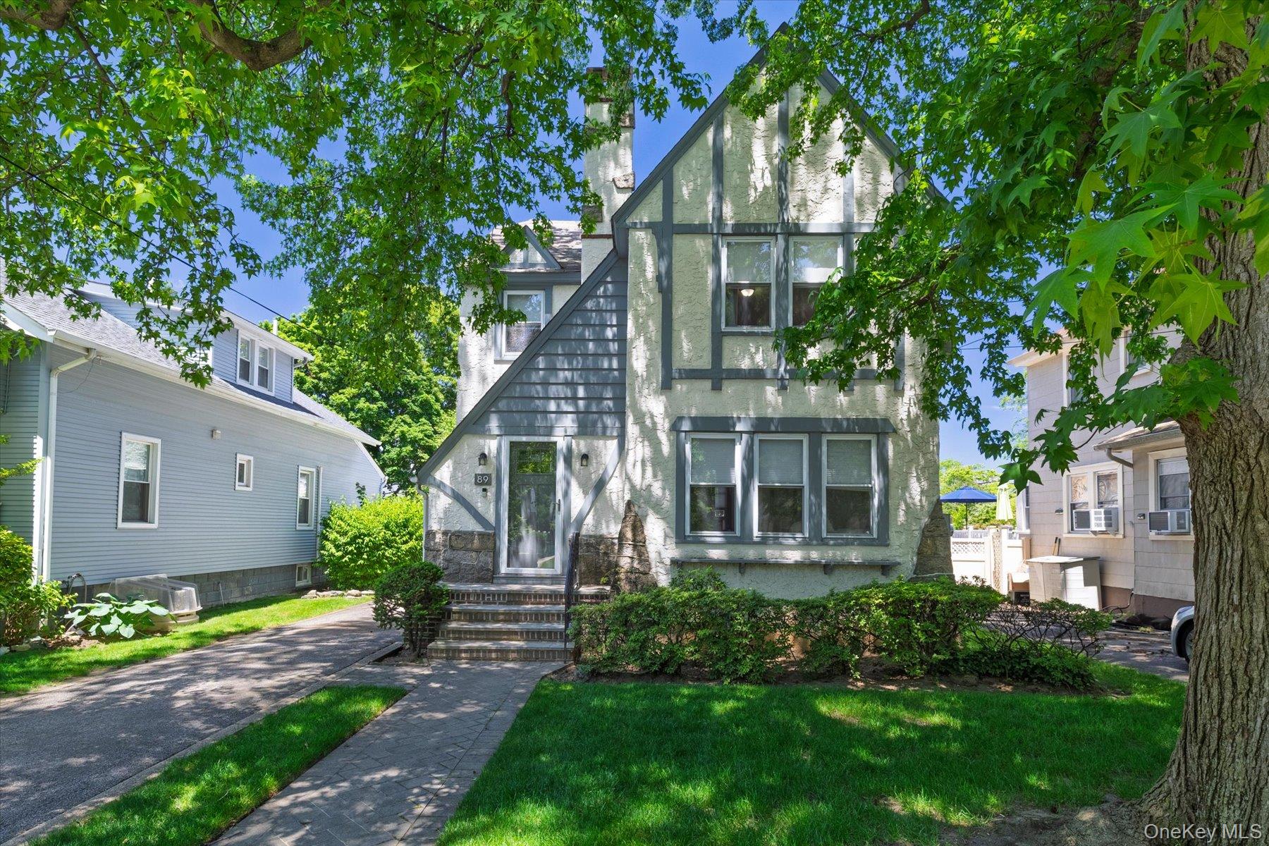 89 Lexington Avenue Property Photo 1