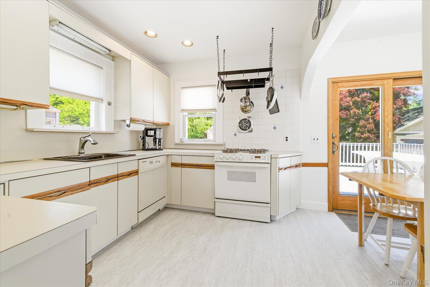 89 Lexington Avenue Property Photo 13