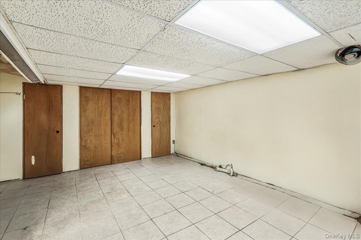 186-15 Grand Central Parkway Property Photo 15