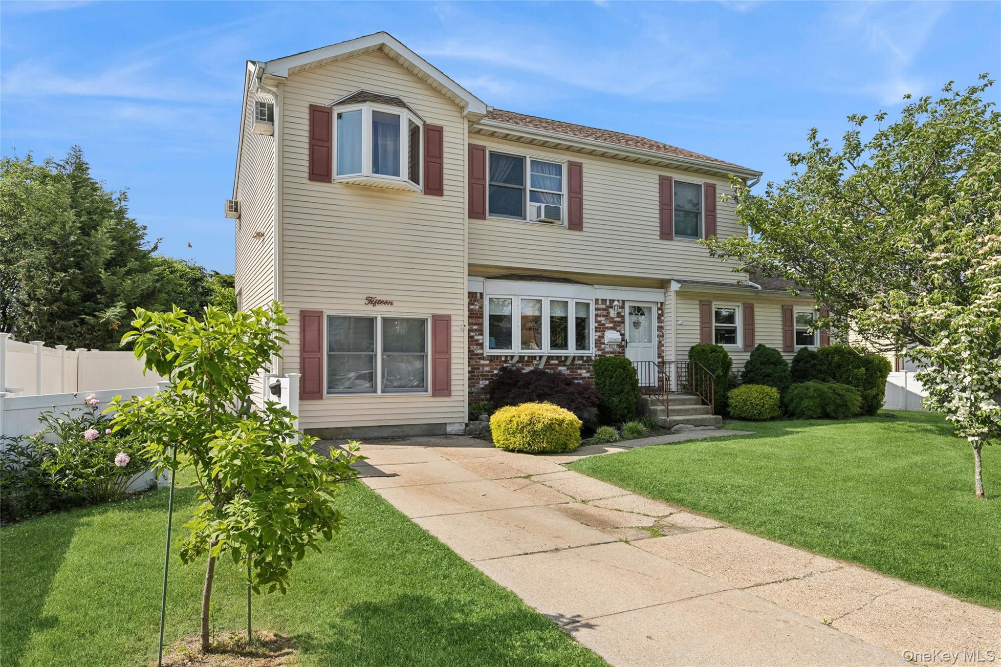 15 Willard Avenue Property Photo 1