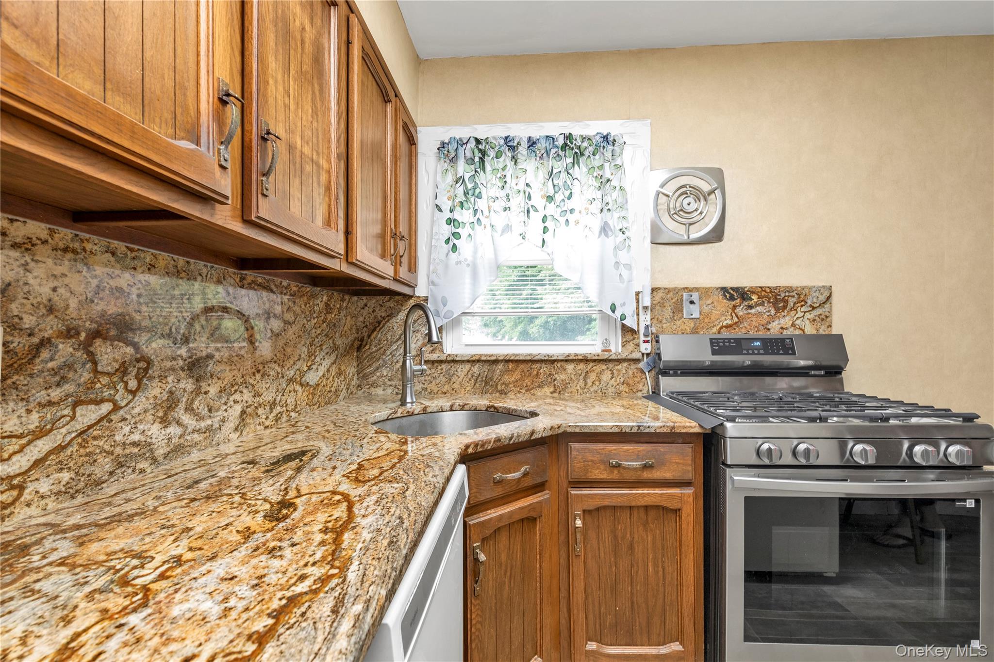 55 Fir Street Property Photo 7