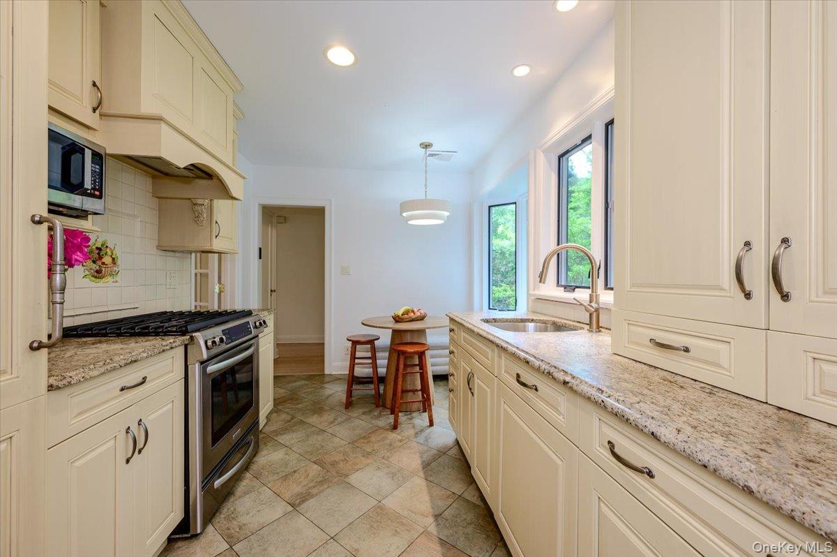 8 Parkside Drive Property Photo 12