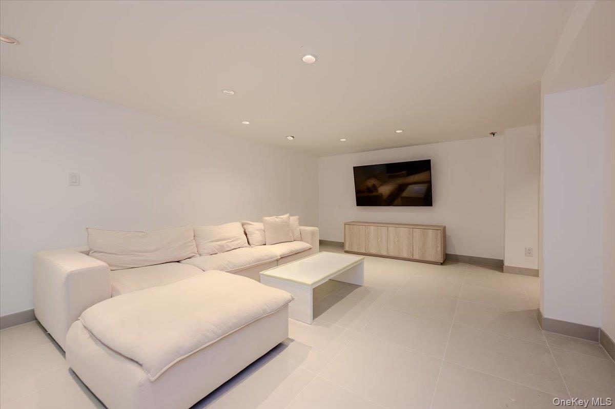 8 Parkside Drive Property Photo 26