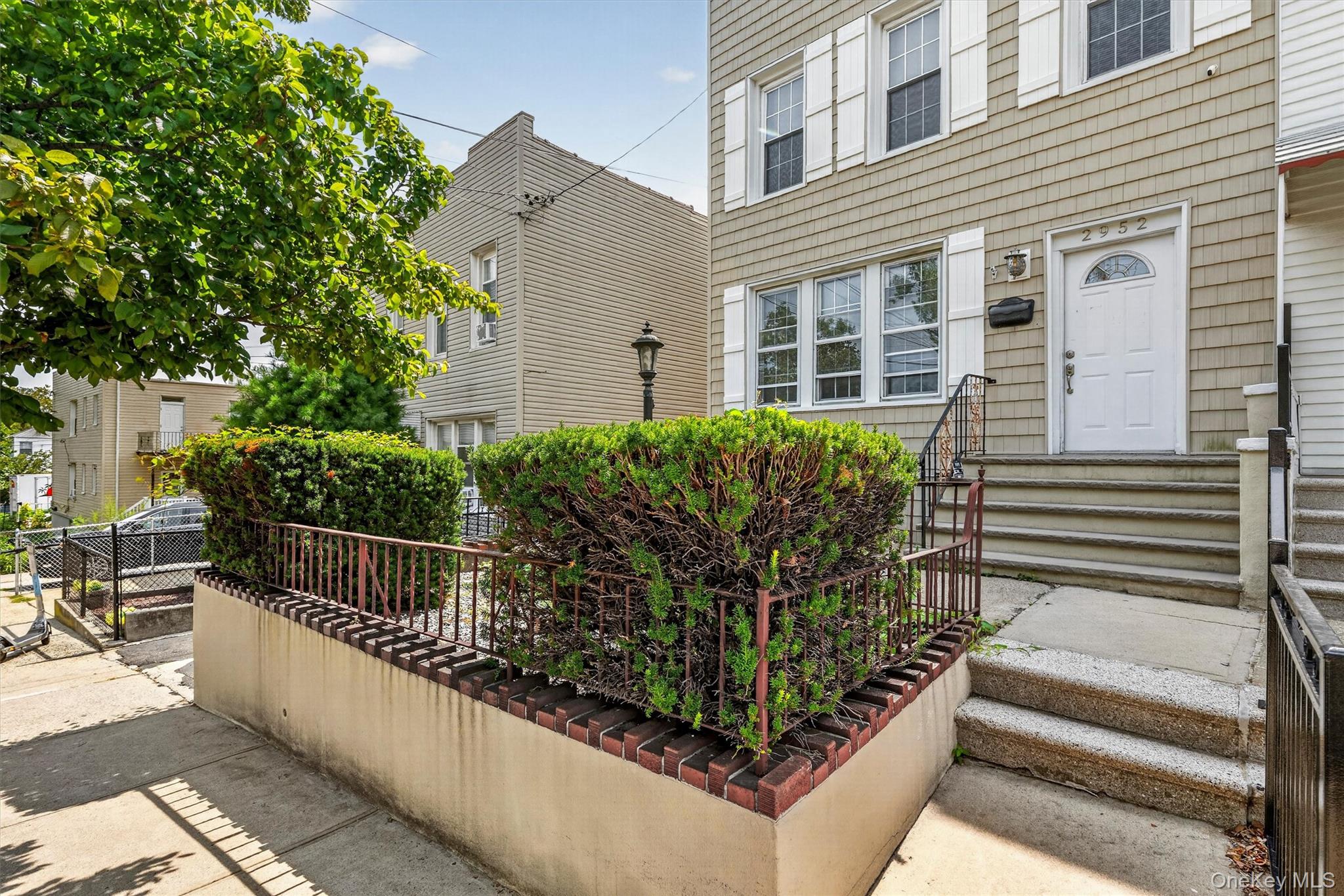 2952 Miles Avenue Property Photo 3